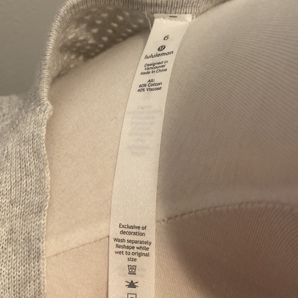 Lululemon Knit V Neck Long Sleeve Gray Perforated sweater - Picture 9 of 9